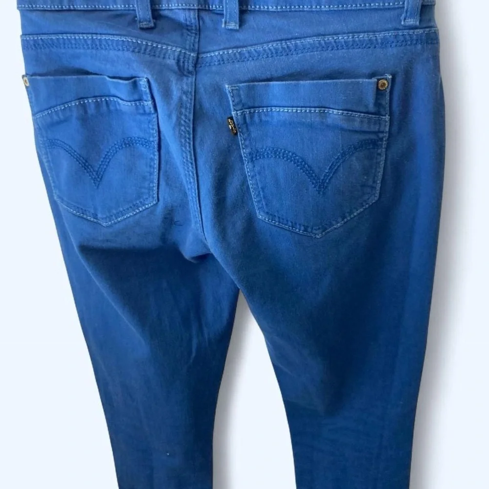 Levis levis vibrant